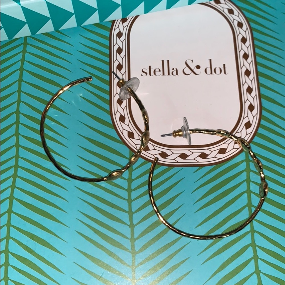 worn a few time gold hoops!